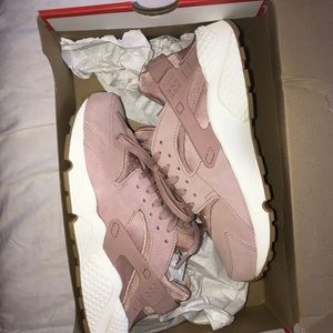 Nike Women’s Air Huarache Run SD